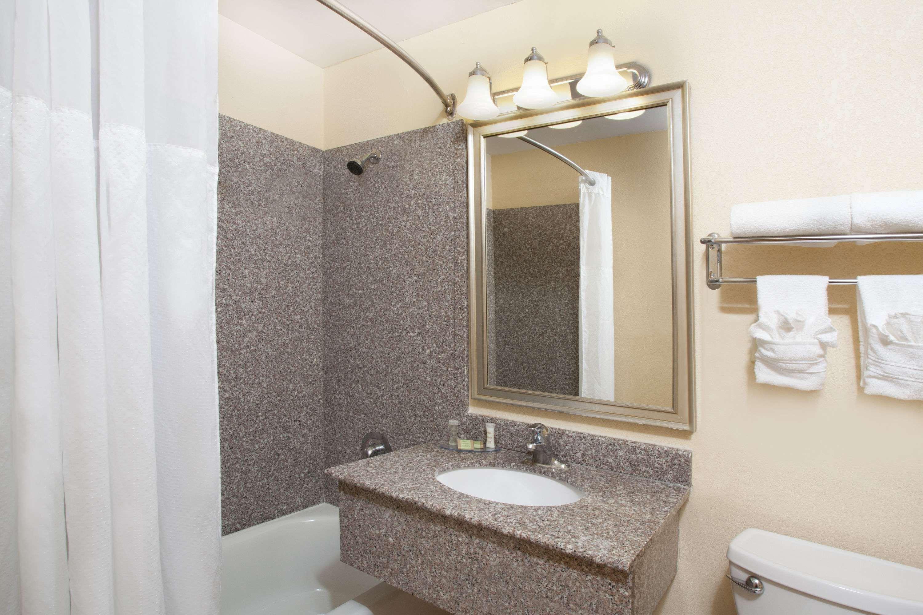 Super 8 By Wyndham Chicago Northlake O'Hare South Екстериор снимка
