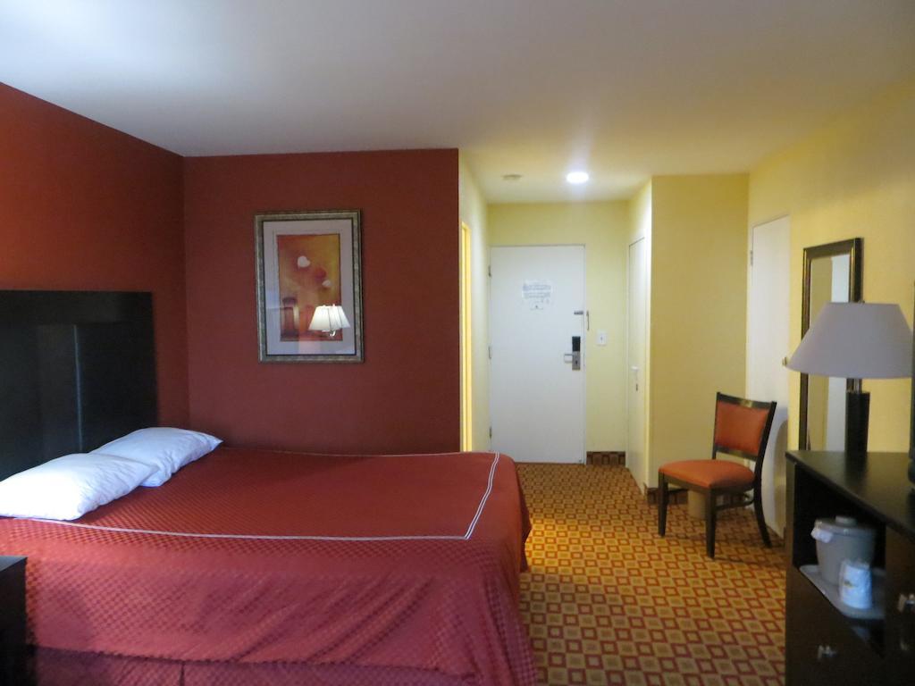 Super 8 By Wyndham Chicago Northlake O'Hare South Стая снимка