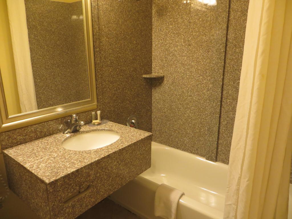 Super 8 By Wyndham Chicago Northlake O'Hare South Стая снимка