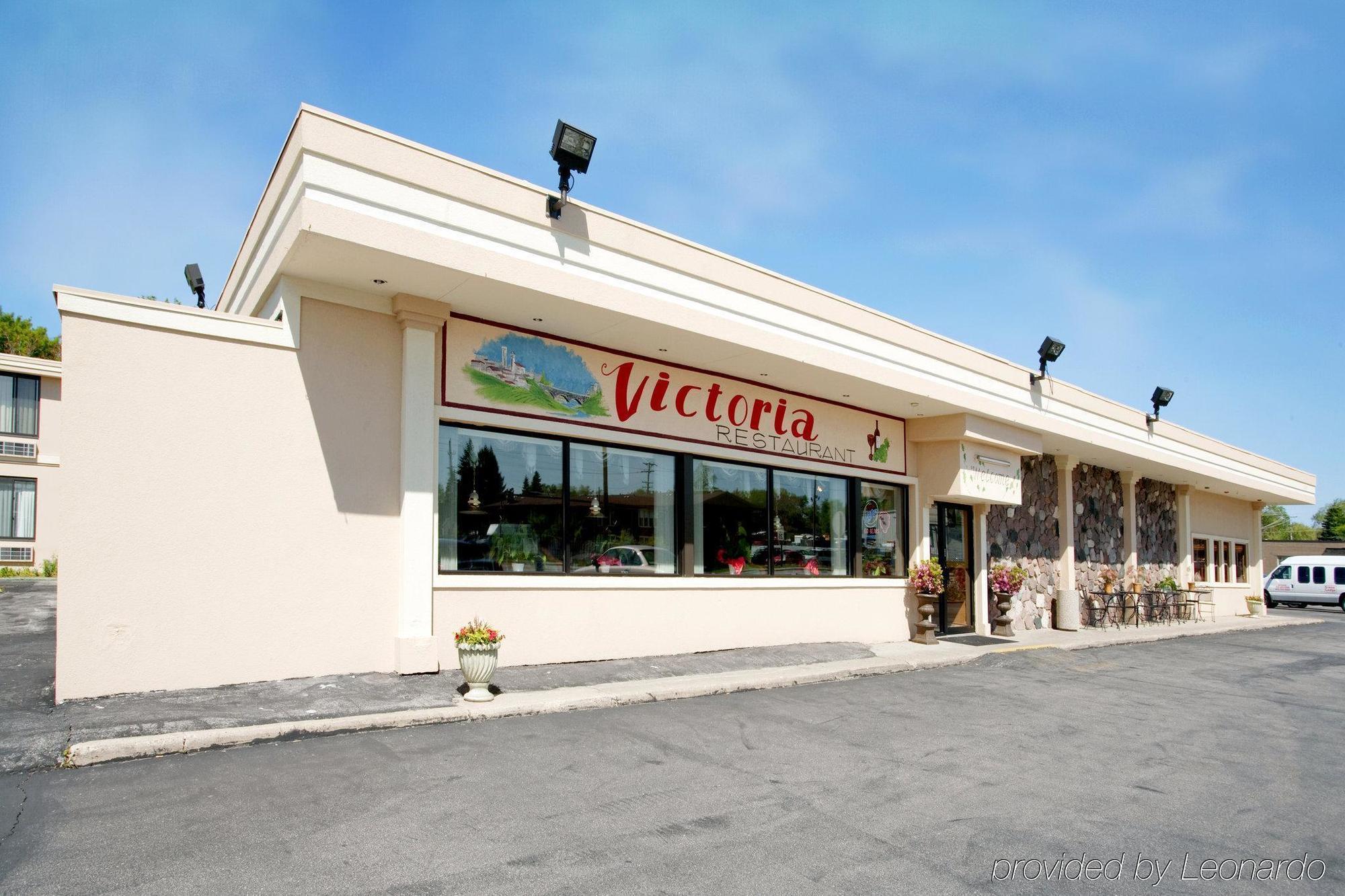 Super 8 By Wyndham Chicago Northlake O'Hare South Ресторант снимка